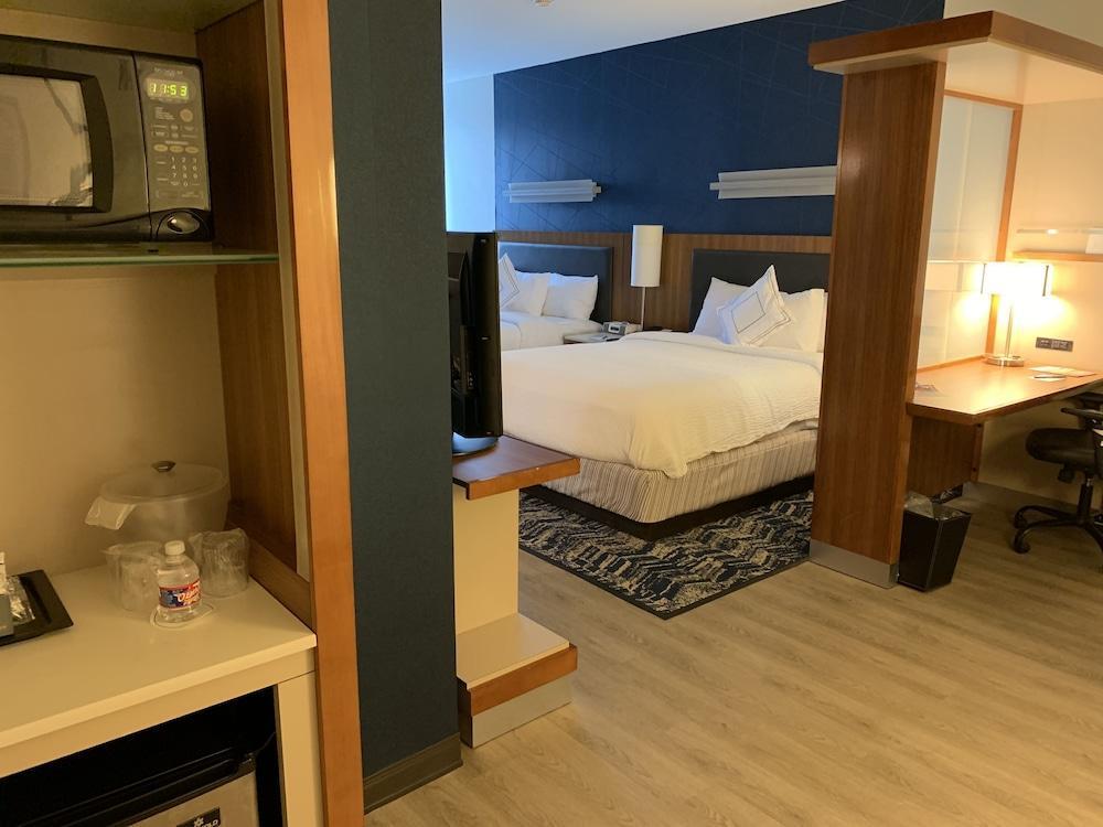 Springhill Suites By Marriott Houston Baytown Exterior photo